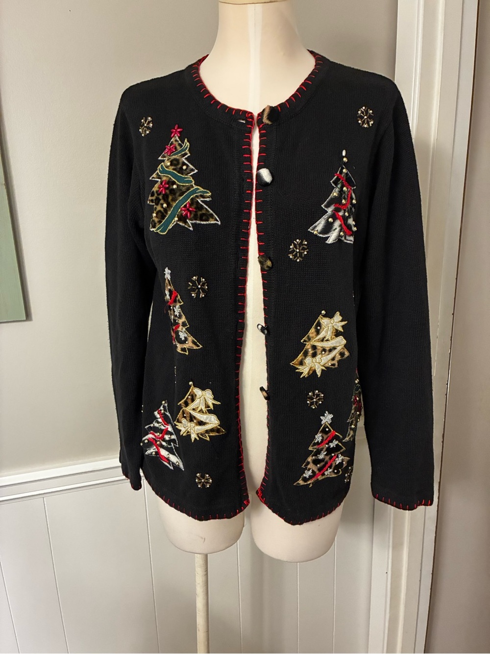 Vintage Victoria Jones Embroidered Holiday Button Up Cardigan With Animal Print